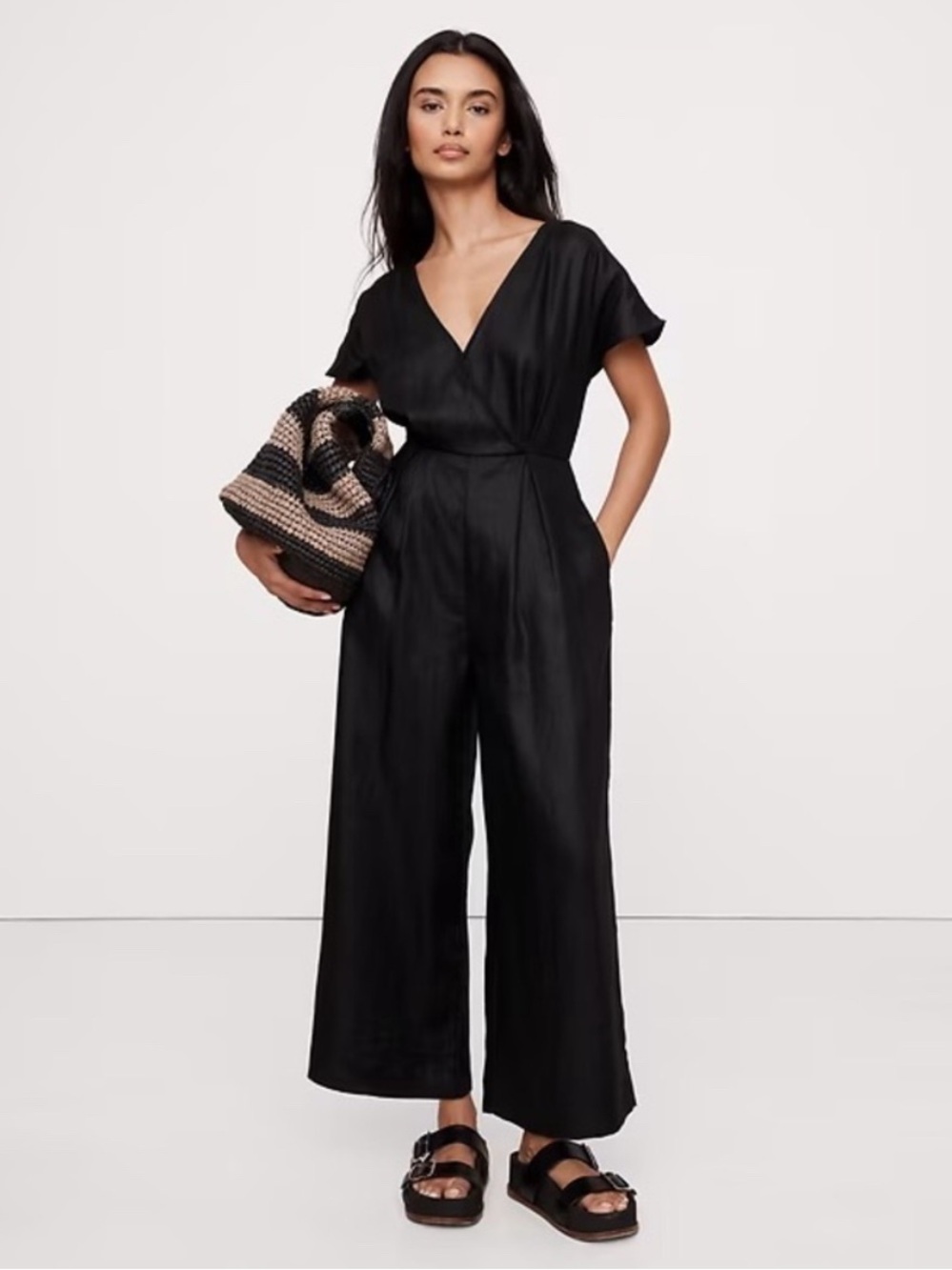 NWT Banana Republic Black Linen V Neck Jumpsuit Size 6 tall
